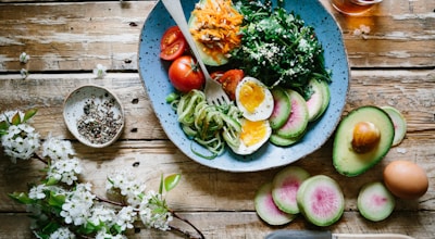 TrimX appetite suppression benefit — healthy natural food plate
